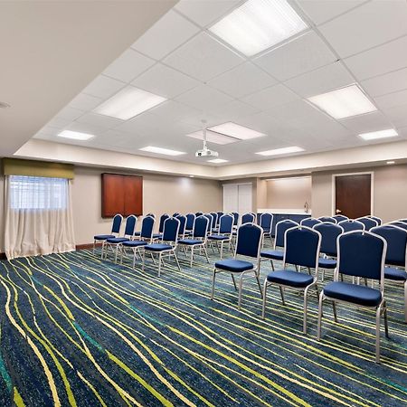 Hampton Inn & Suites Newtown Yardley Экстерьер фото