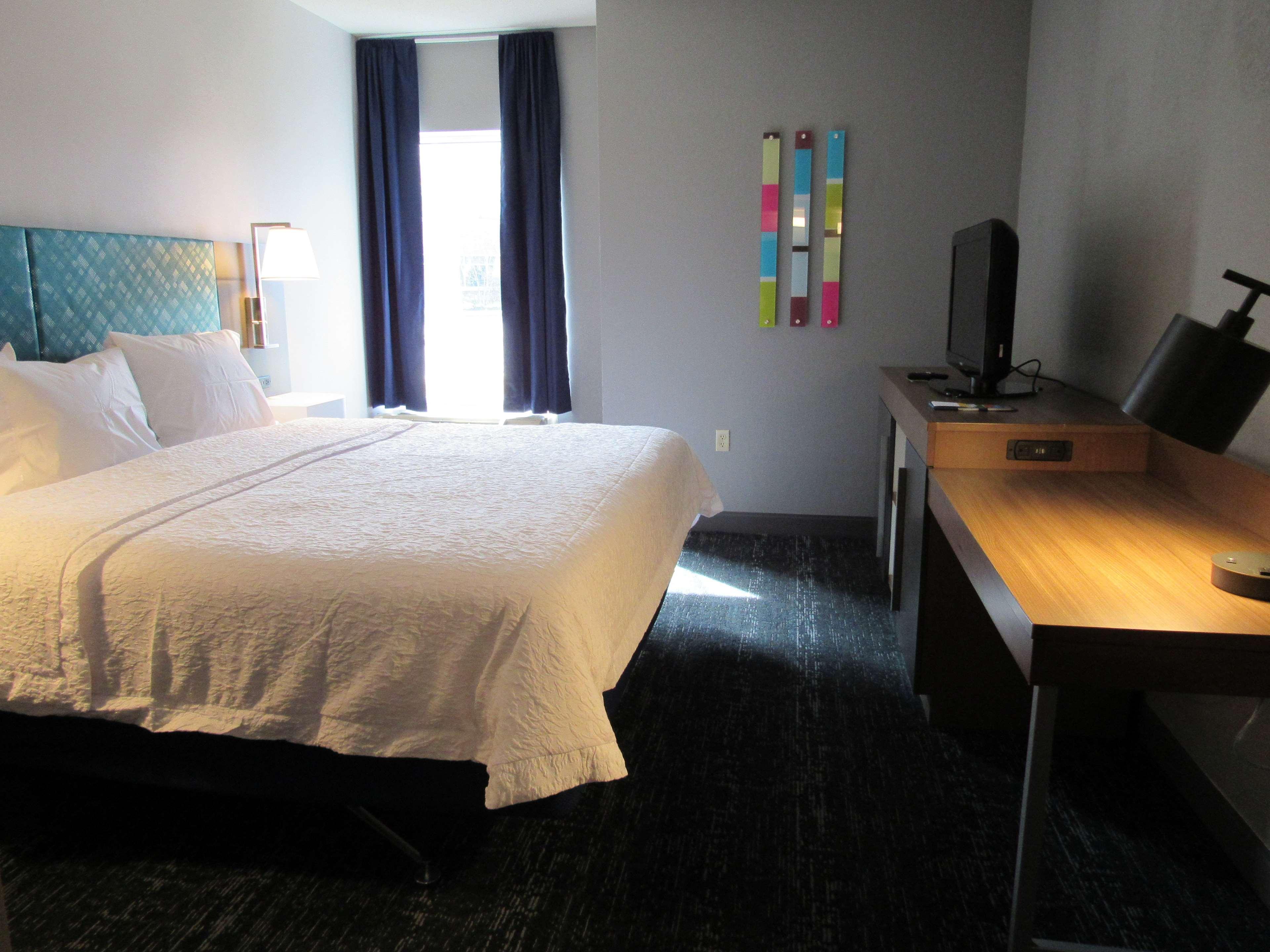Hampton Inn & Suites Newtown Yardley Экстерьер фото