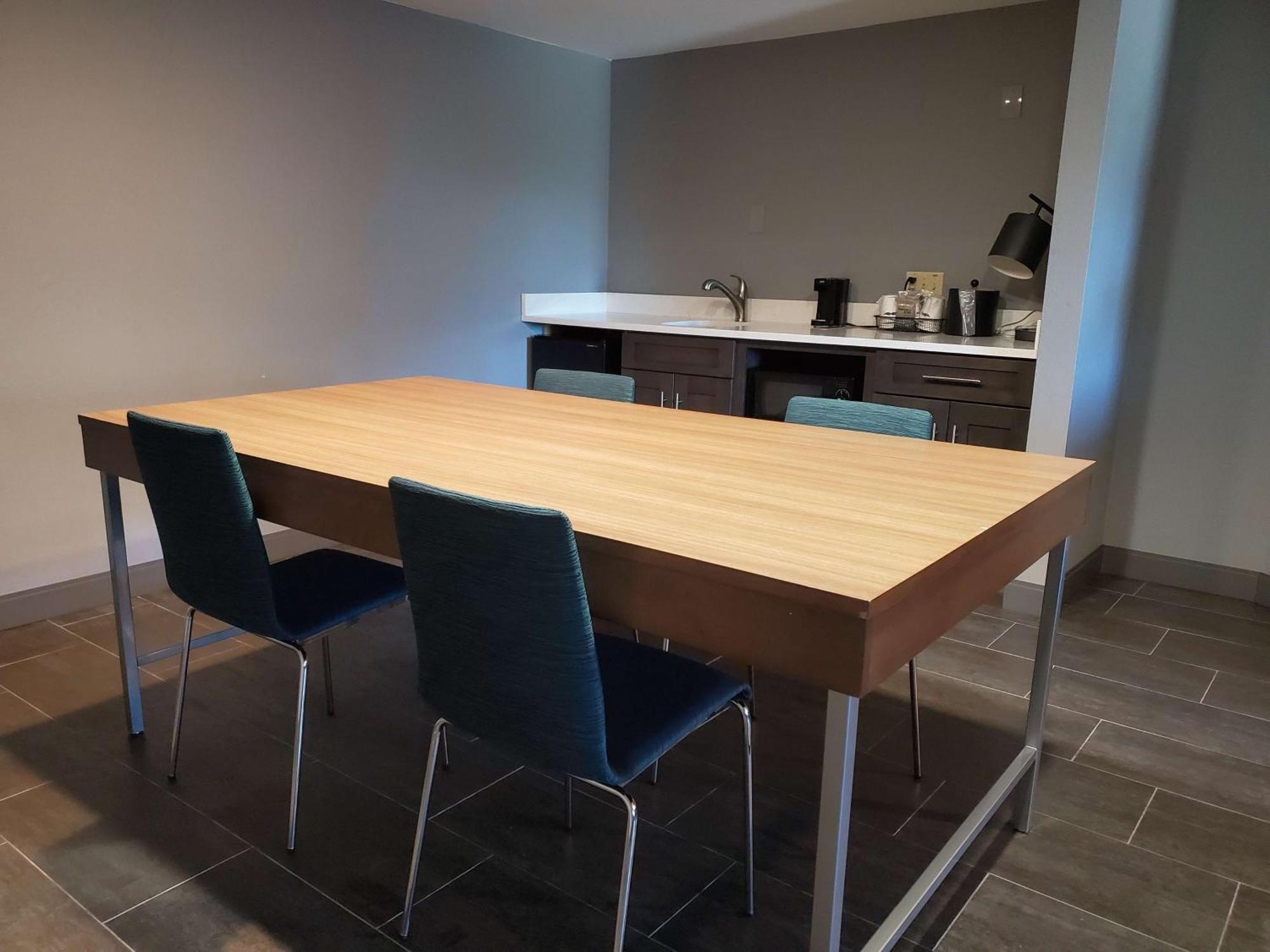 Hampton Inn & Suites Newtown Yardley Экстерьер фото