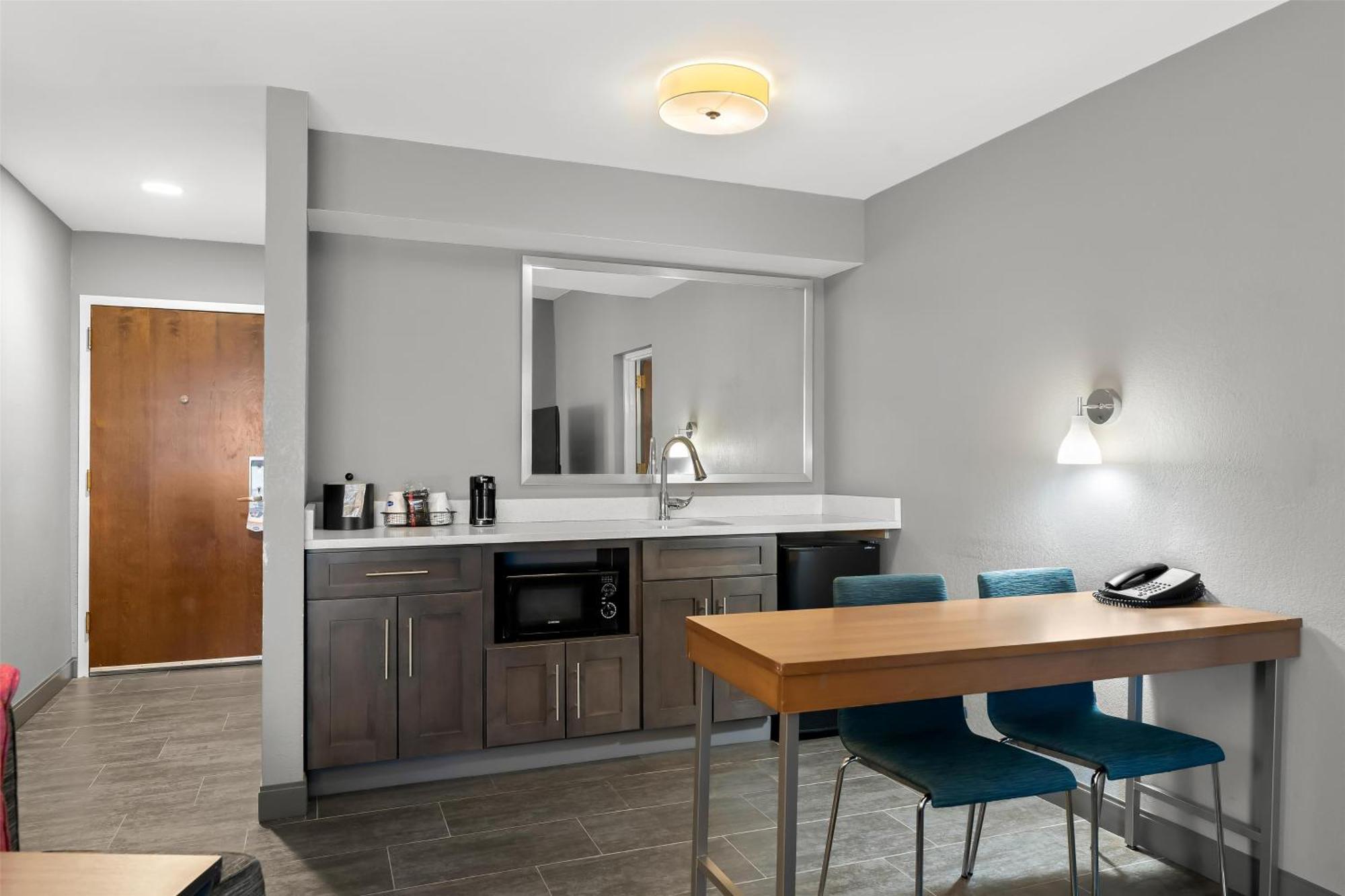 Hampton Inn & Suites Newtown Yardley Экстерьер фото