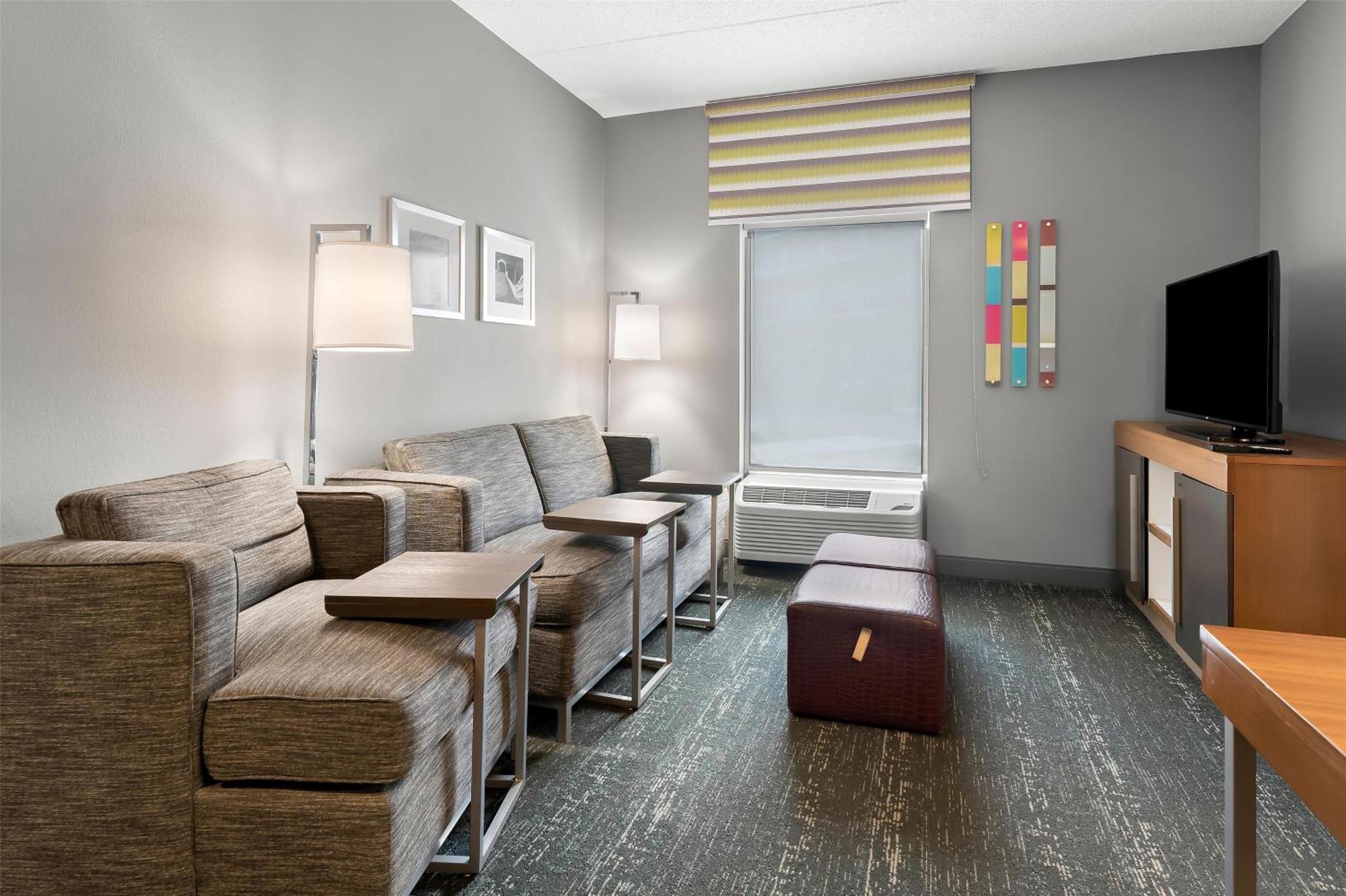 Hampton Inn & Suites Newtown Yardley Экстерьер фото