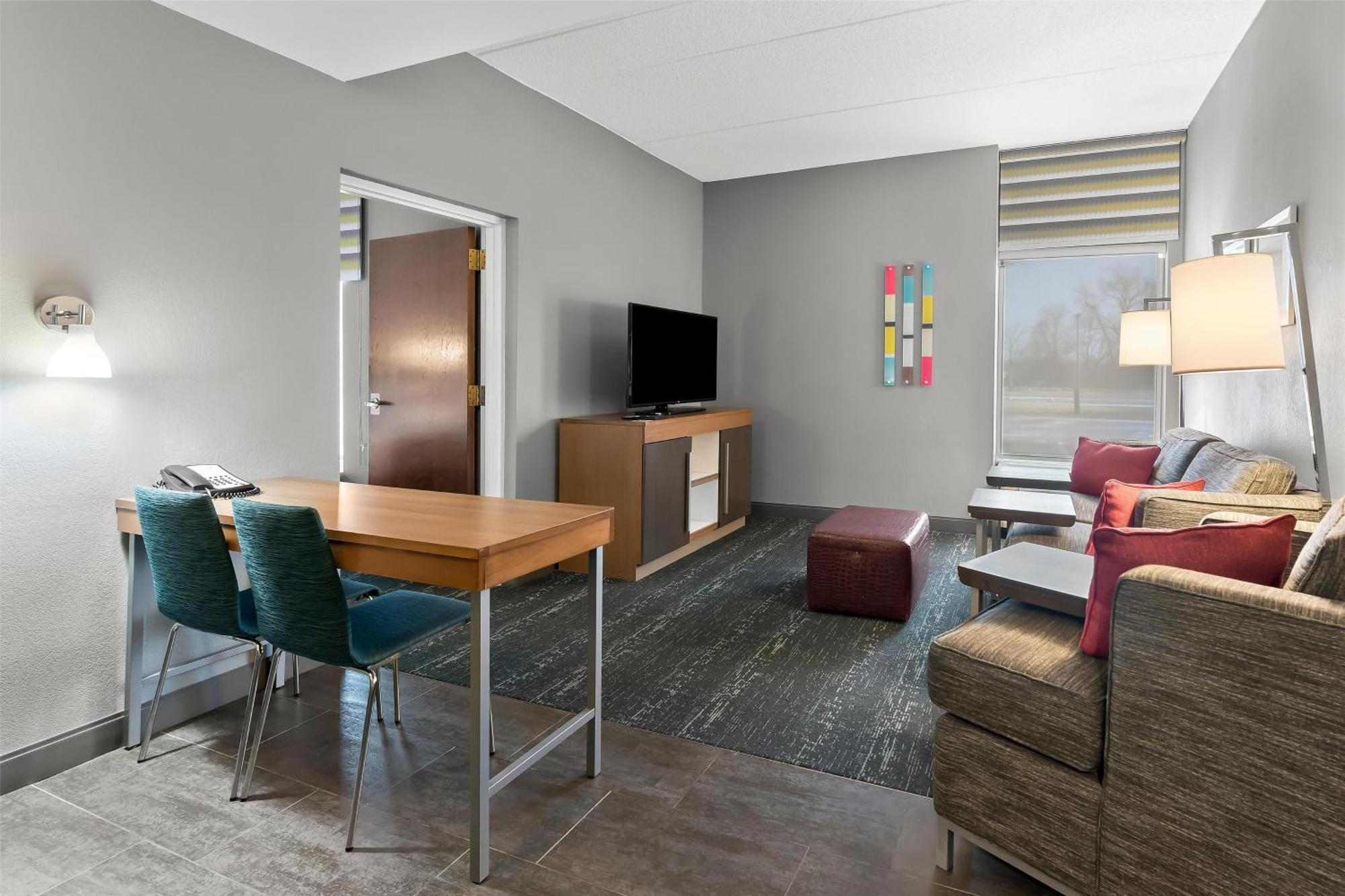 Hampton Inn & Suites Newtown Yardley Экстерьер фото