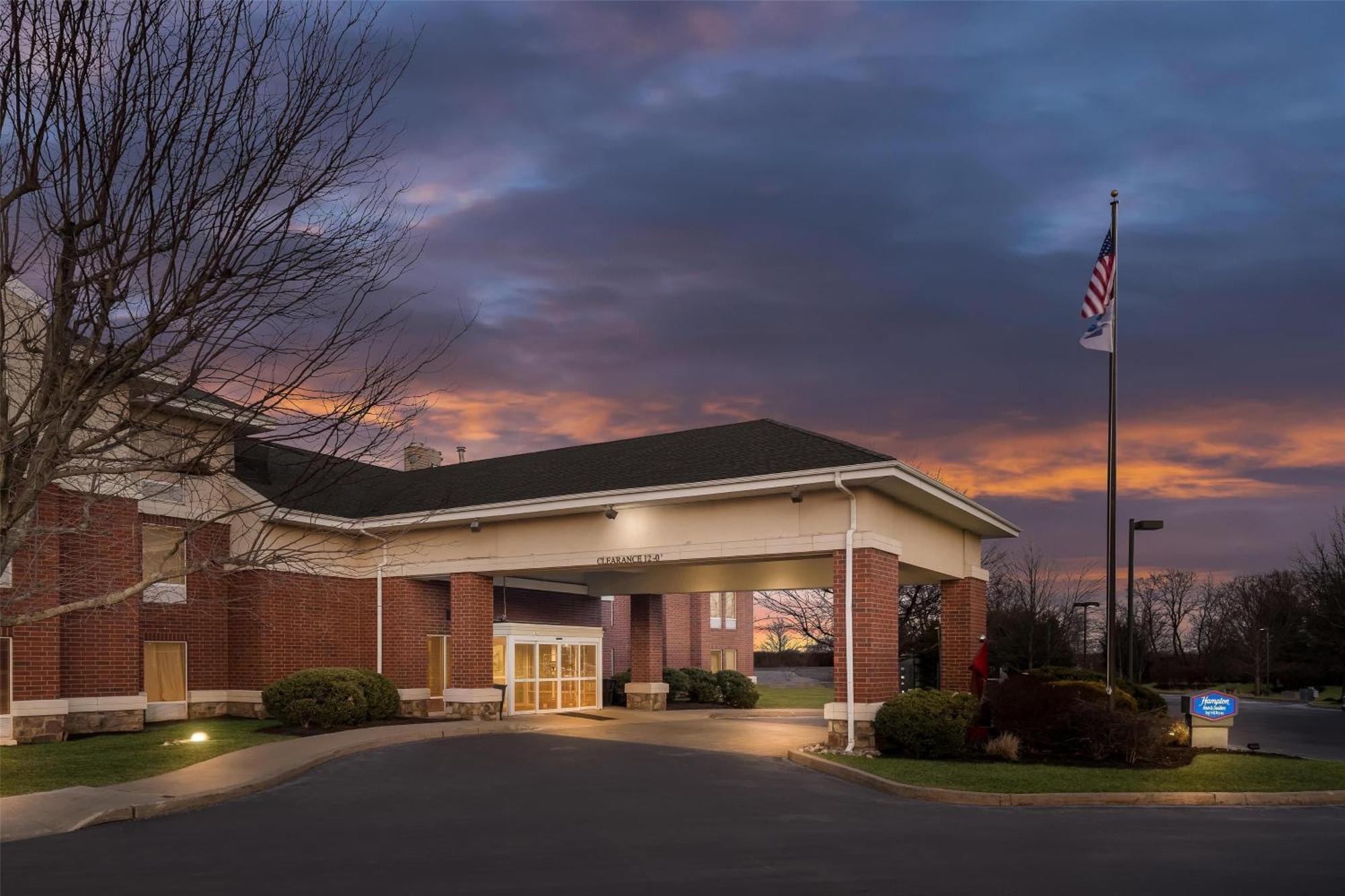 Hampton Inn & Suites Newtown Yardley Экстерьер фото